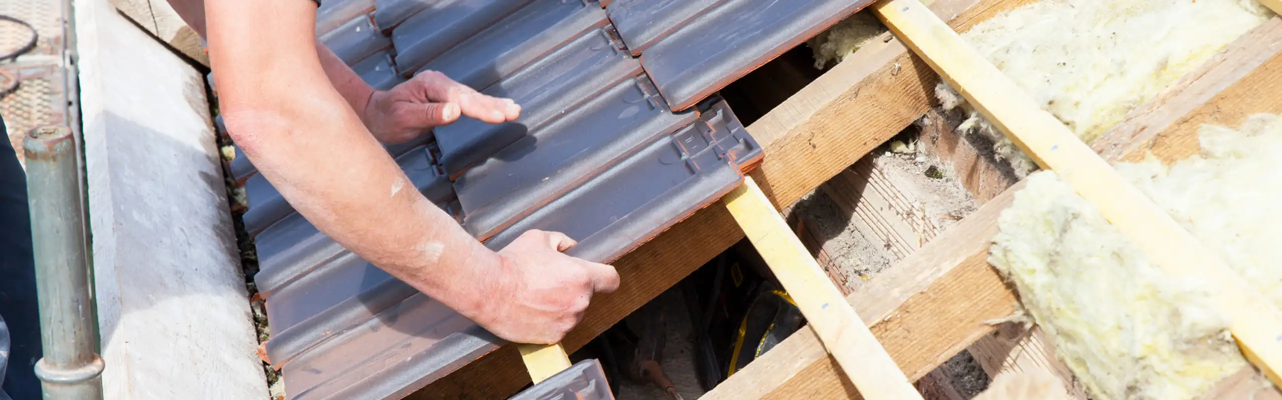 Service d'urgence toiture : Disponible 7j/7 pour tous vos problèmes de toiture